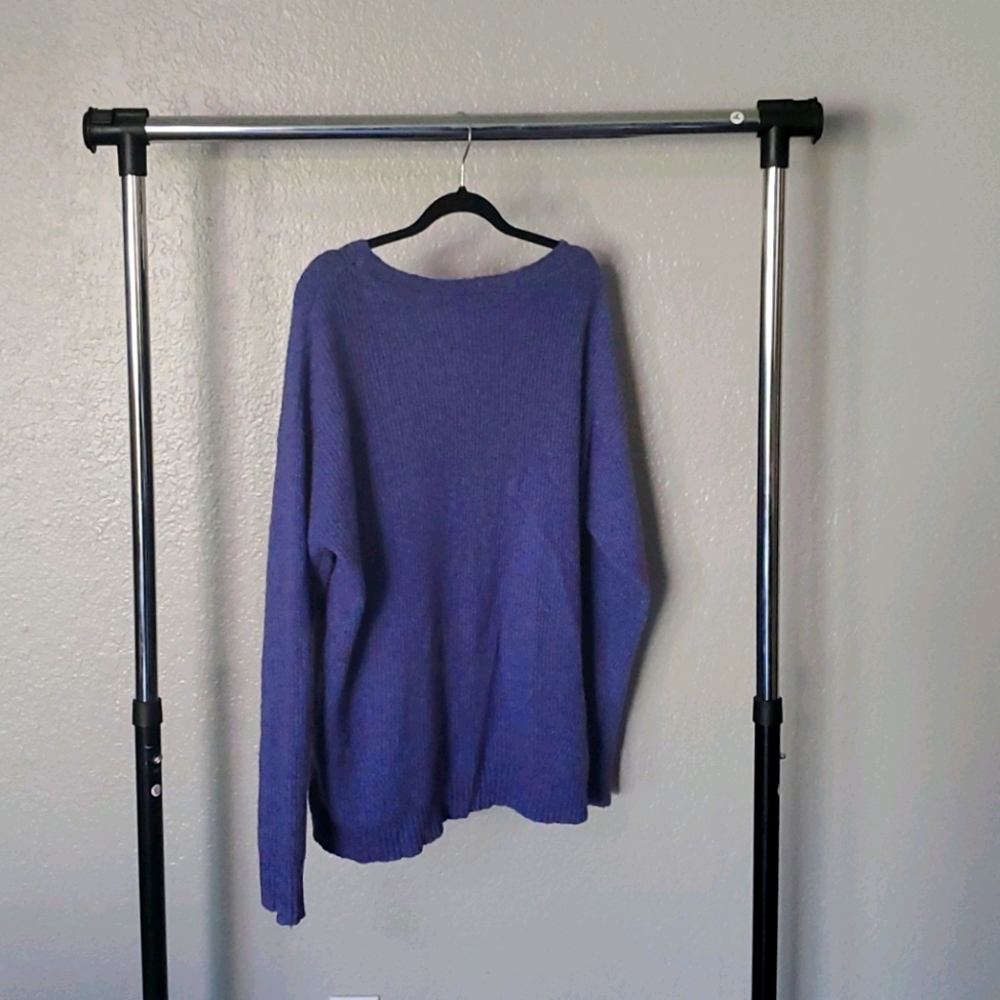 Sweater - Picture 2 of 5
